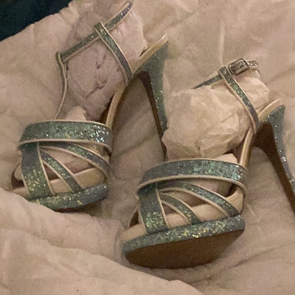 Nicholas Kirkwood - Picture 3 of 6